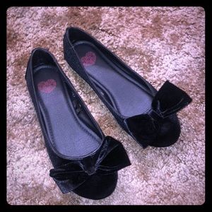 TUK black velvet bow flats Size 7